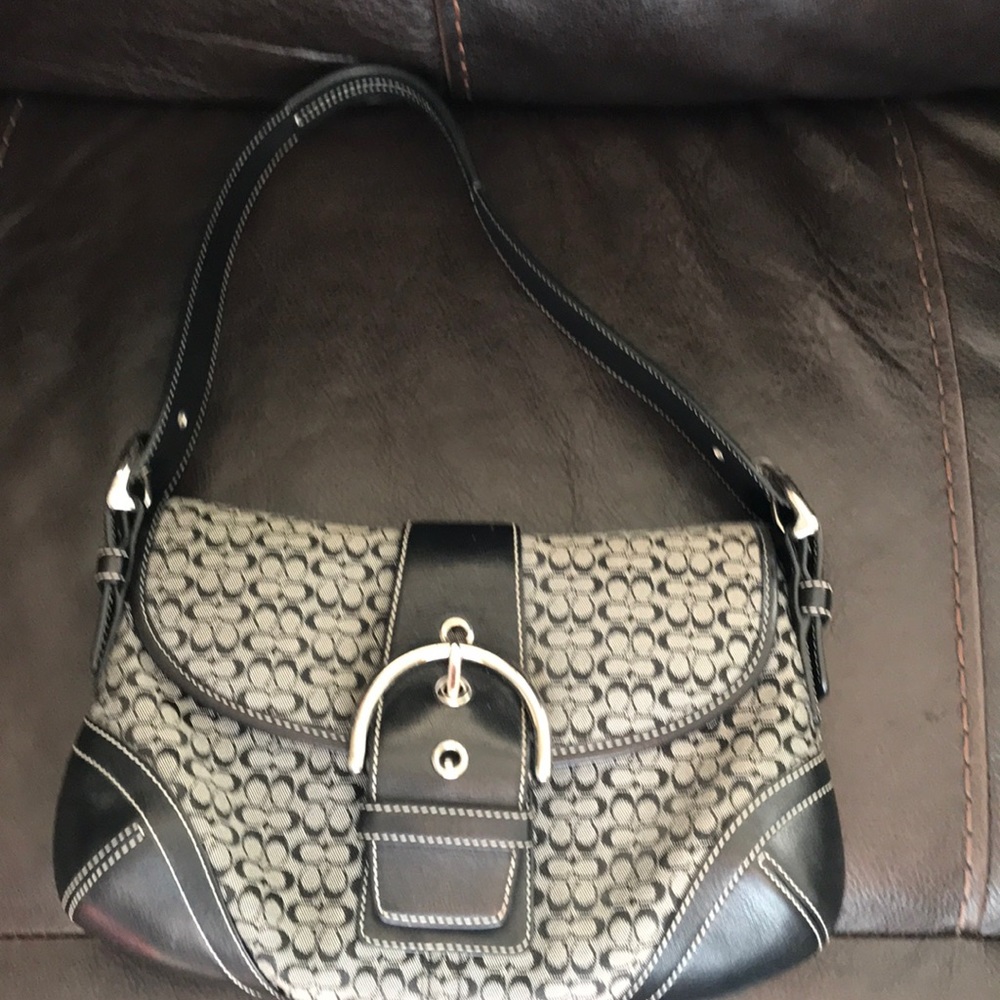 Small shoulder bag